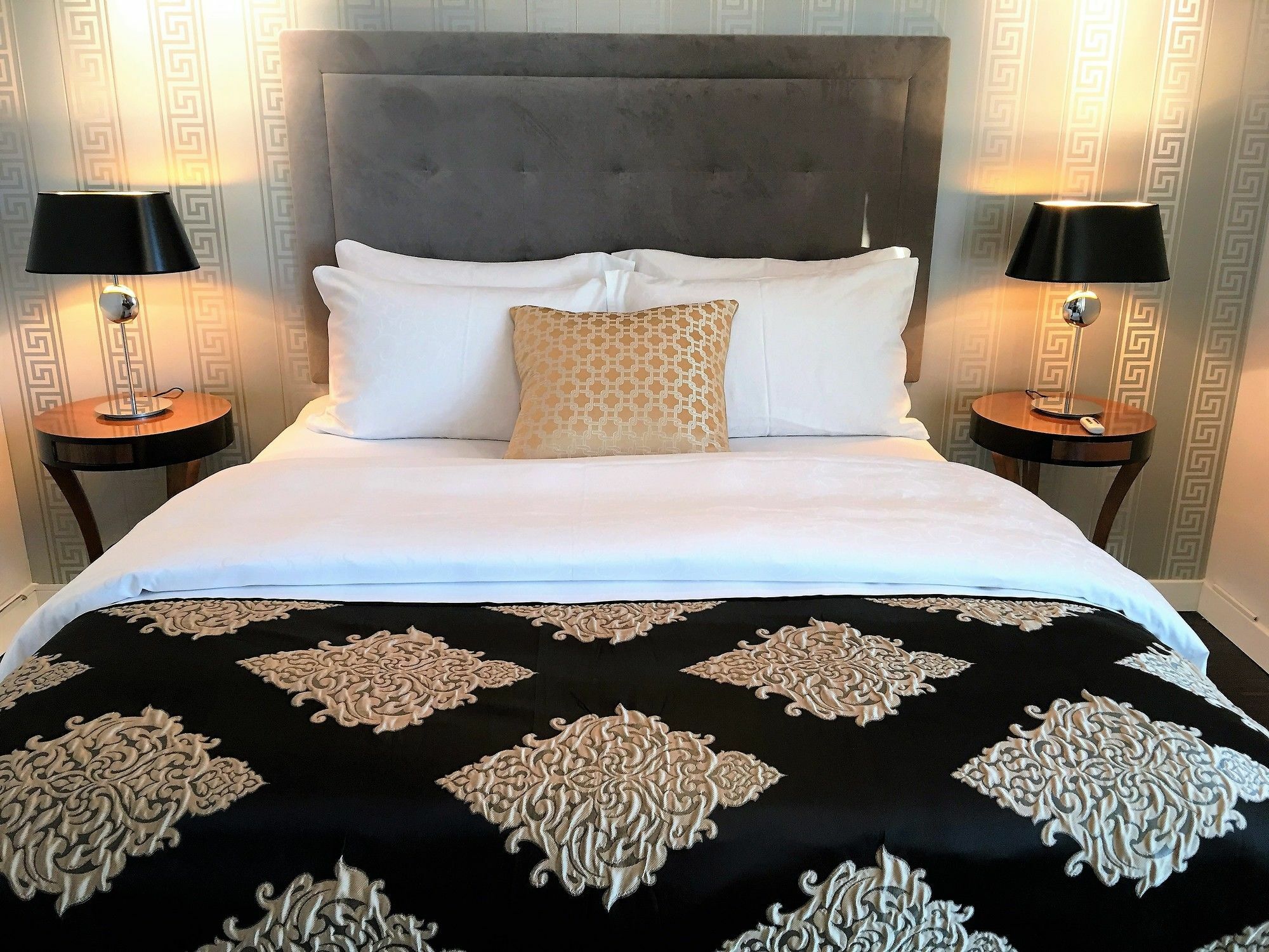 Mondrian Luxury Suites & Apartments Krakow Old Town Bagian luar foto